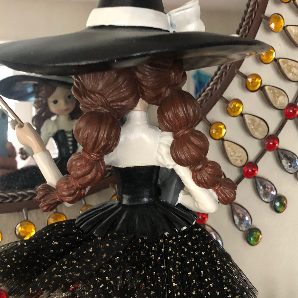 NEW Whimsical Witch Figurine w/Black Magic Book, Black Cat & Star Wand - Picture 8 of 11